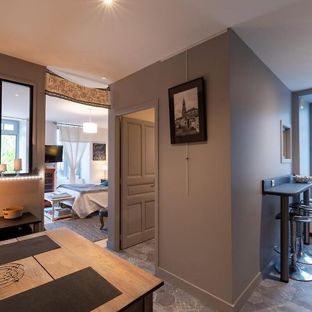 Chambre D Hote "Sous Le Clocher" Сен-Леонар-де-Нобла Экстерьер фото