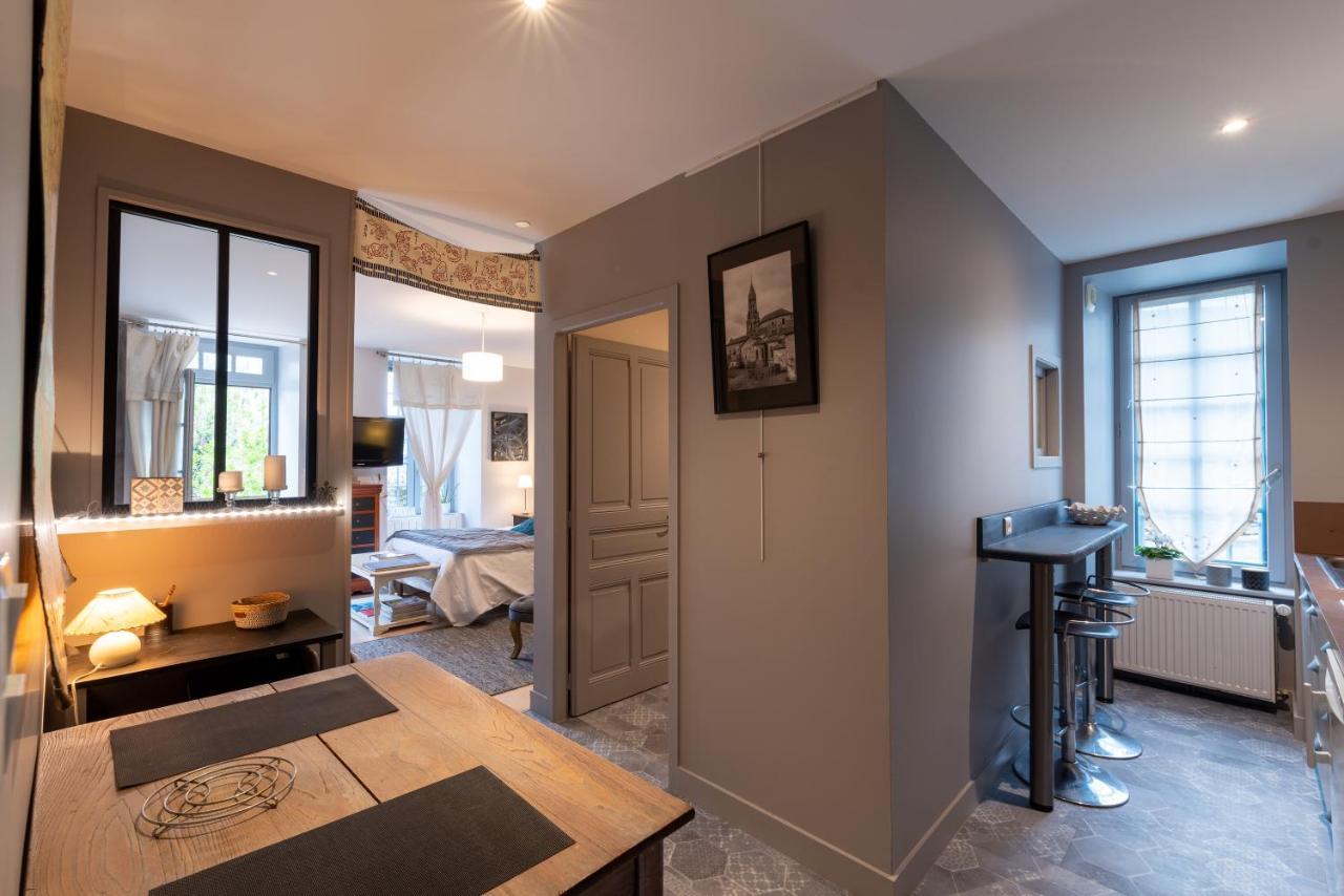 Chambre D Hote "Sous Le Clocher" Сен-Леонар-де-Нобла Экстерьер фото